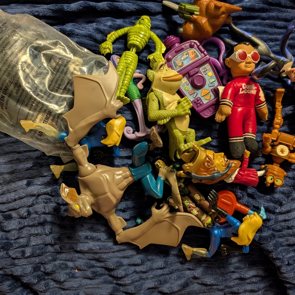 Green and Purple Action Figures Playset